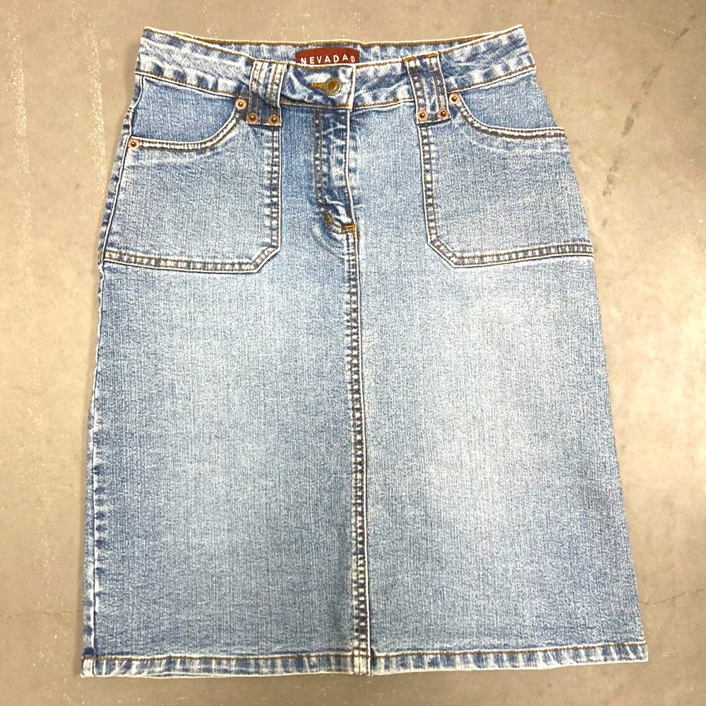 Vintage 90's Nevada jeans skirt. - Picture 3 of 9